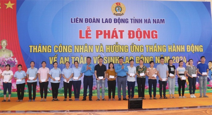 Công nhân lao động Hà Nam phấn khởi trong Lễ phát động Tháng Công nhân 2024