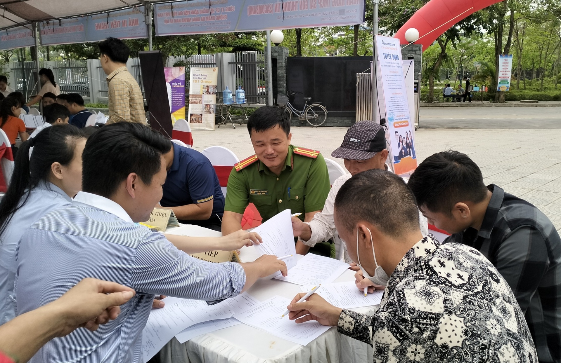 Kết nối việc làm và nguồn nhân lực chất lượng tại phiên giao dịch việc làm