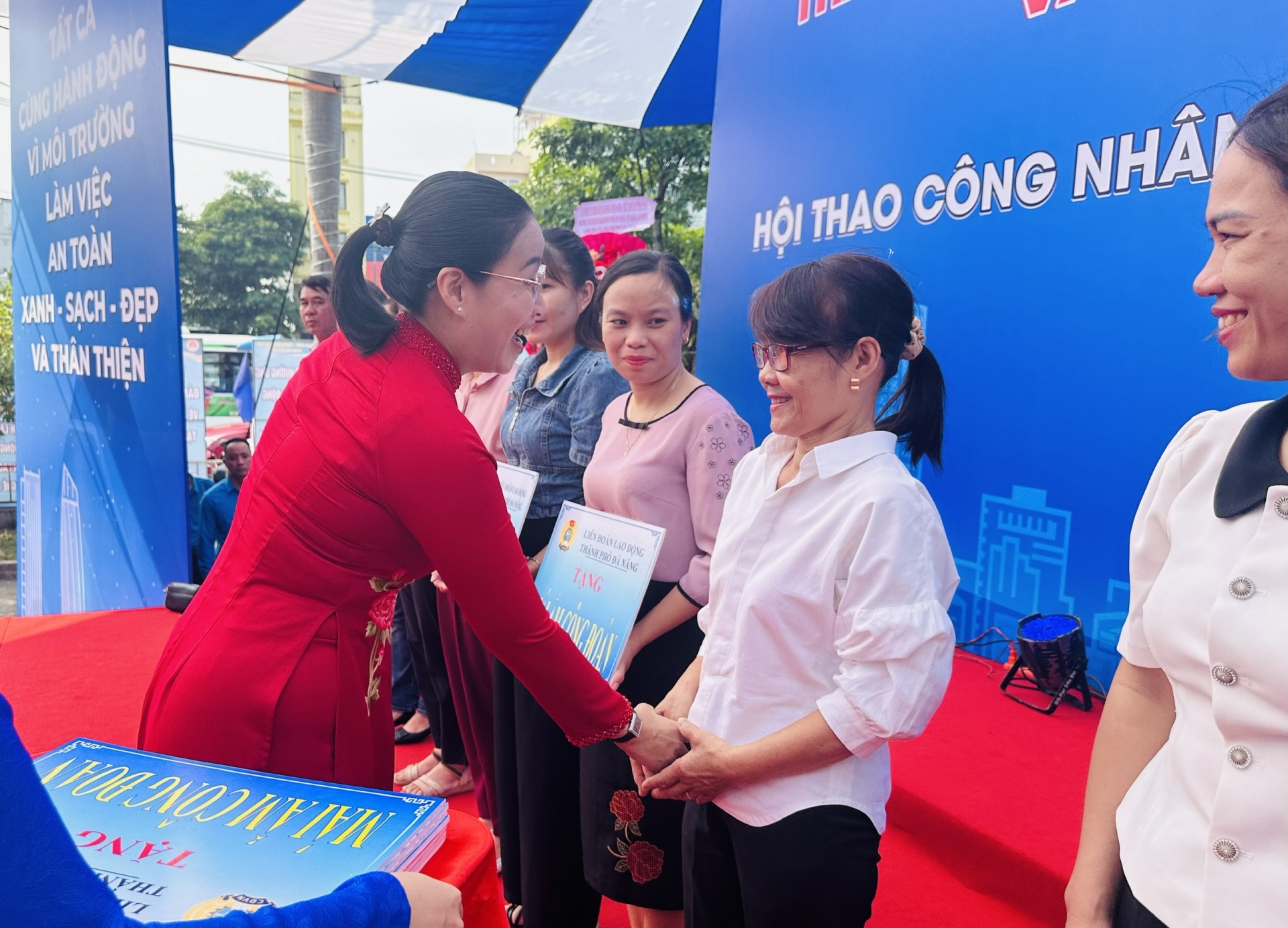 Đà Nẵng: Tổ chức công đoàn tập trung giải quyết vướng mắc của công nhân lao động Đà Nẵng: Tổ chức công đoàn tập trung giải quyết vướng mắc của công nhân lao động