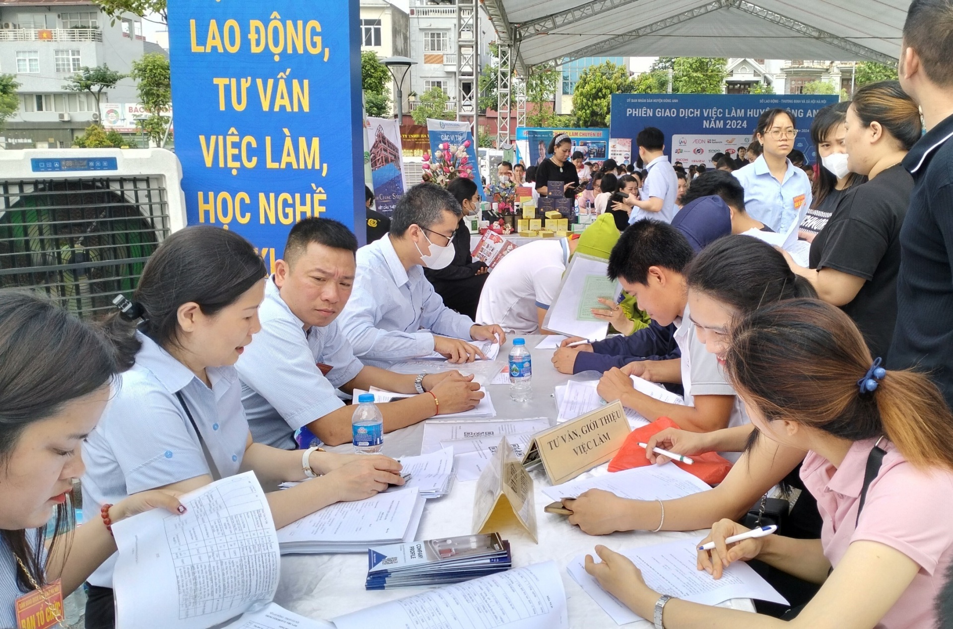 Tạo hàng ngàn cơ hội việc làm chất lượng cho lao động trẻ tại huyện Đông Anh - Hà Nội