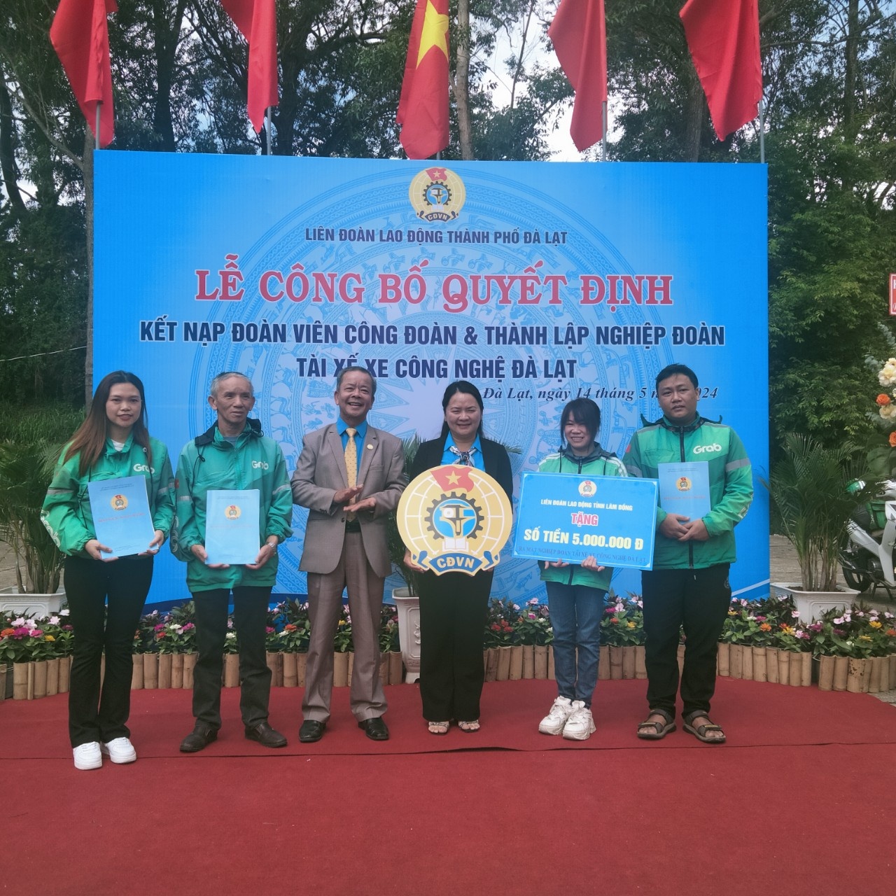 Tài xế xe công nghệ mong vào nghiệp đoàn để được bảo vệ quyền lợi