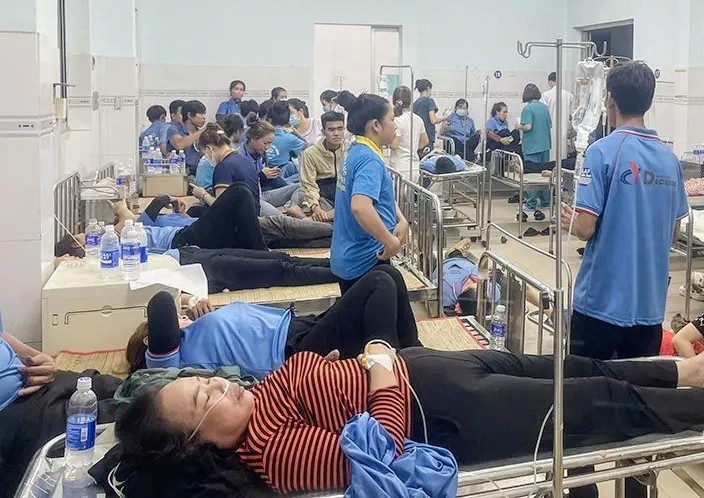 Ngộ độc trong bếp ăn công nhân: Nỗi lo vẫn treo lơ lửng!