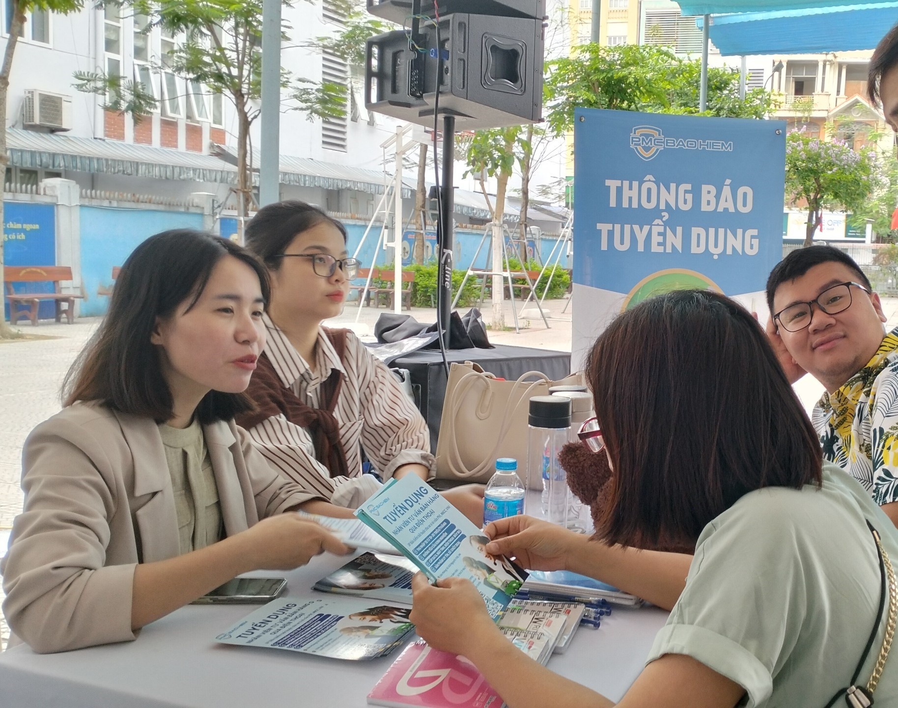 Công ty TNHH PMC Bảo hiểm tuyển nhân viên bán hàng qua điện thoại