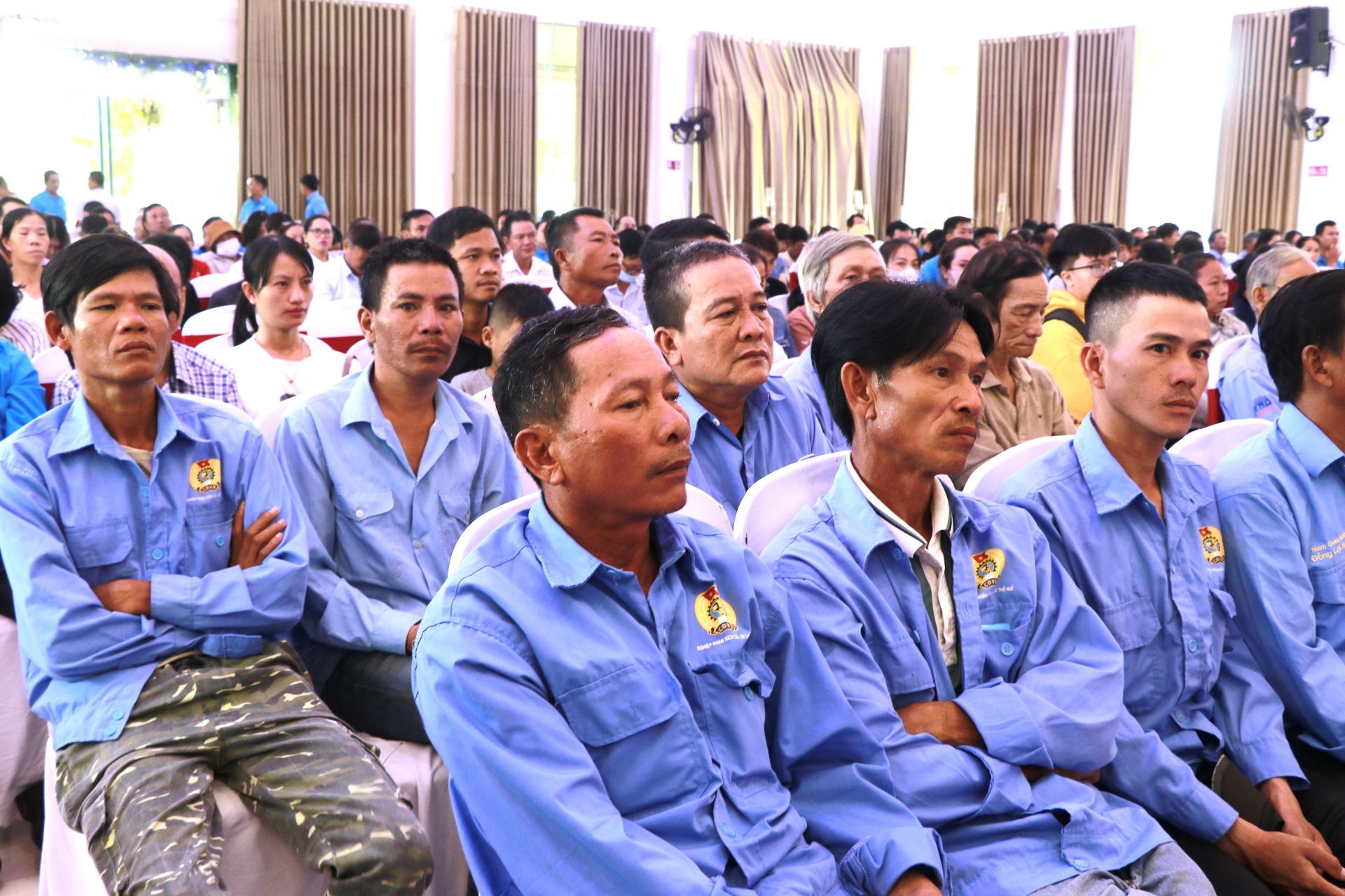 Lãnh đạo tỉnh Thừa Thiên Huế đối thoại trực tiếp với đoàn viên, người lao động Lãnh đạo tỉnh Thừa Thiên Huế đối thoại trực tiếp với đoàn viên, người lao động