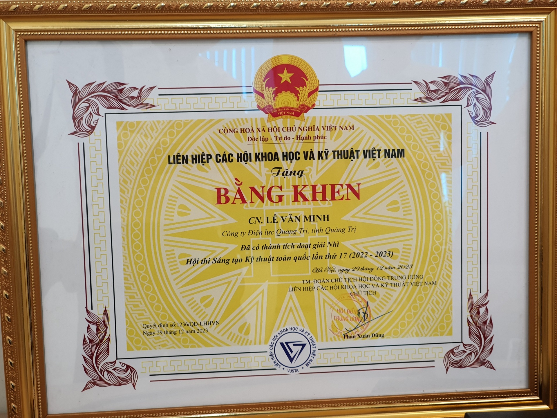 Anh Lê Văn Minh - tấm gương sáng trong ngành Điện