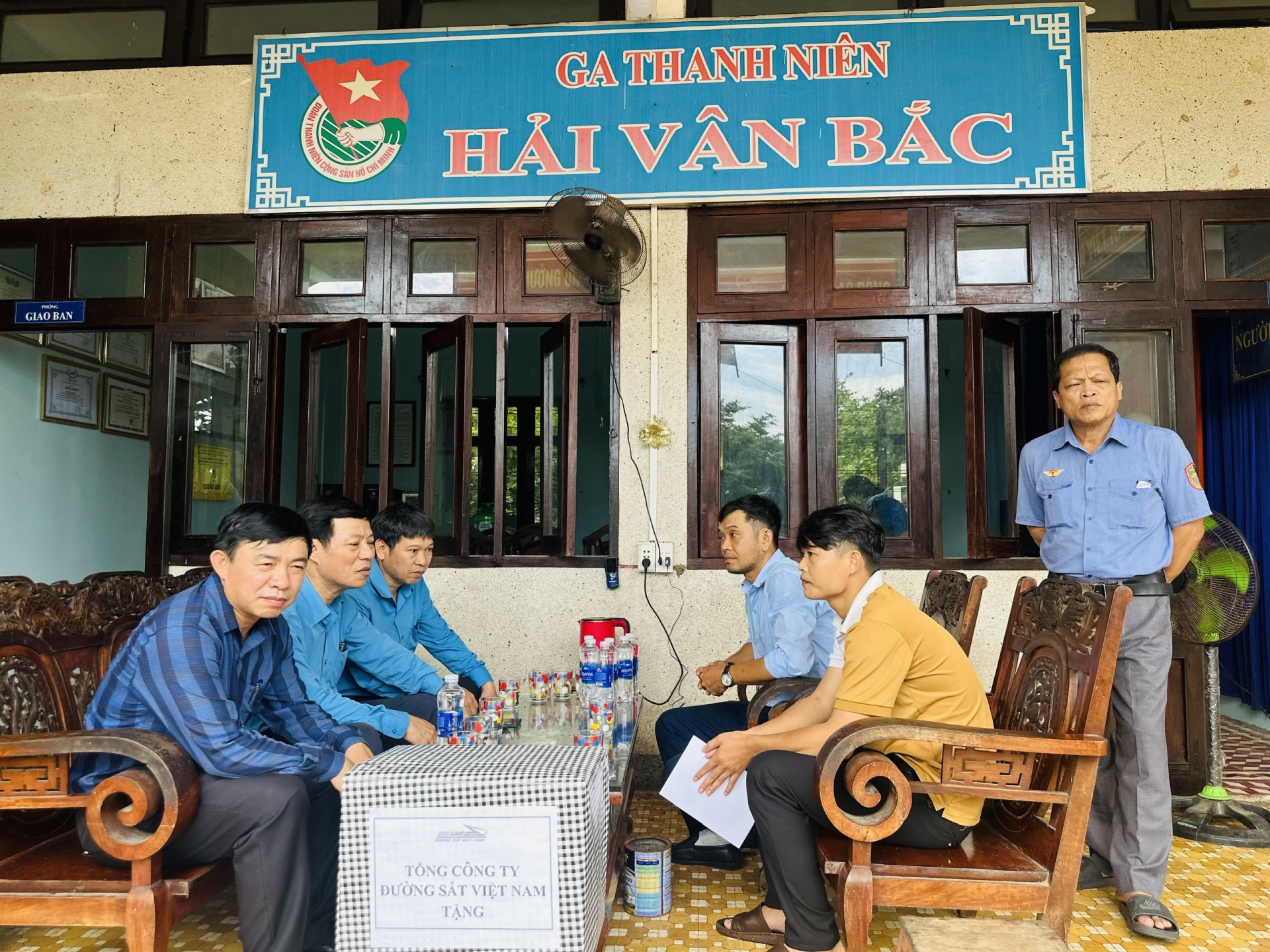 Niềm vui Tháng Công nhân của người lao động trên đèo Hải Vân Niềm vui Tháng Công nhân của người lao động trên đèo Hải Vân
