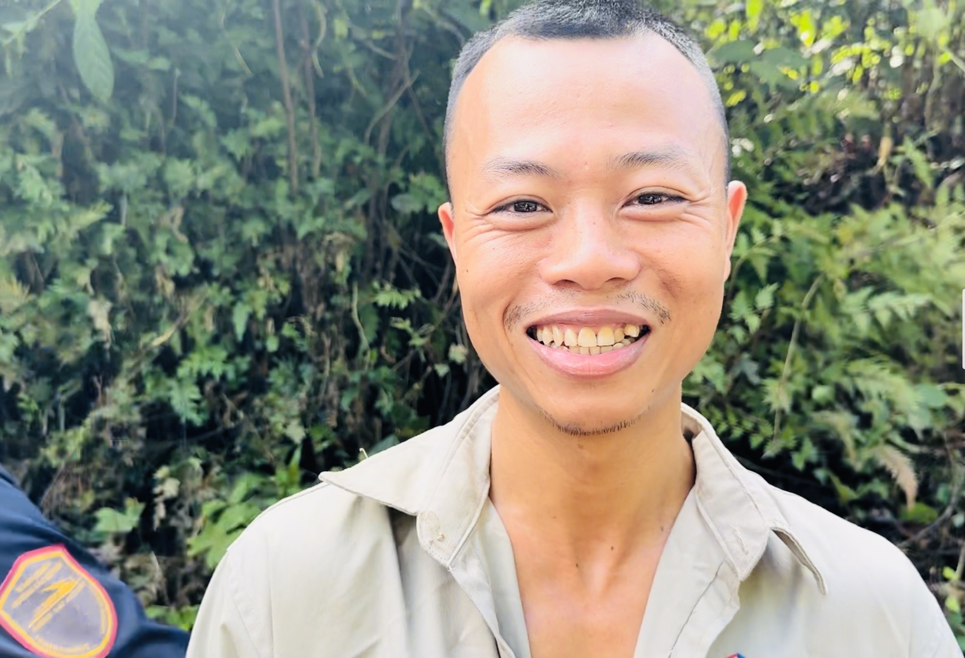 Niềm vui Tháng Công nhân của người lao động trên đèo Hải Vân Niềm vui Tháng Công nhân của người lao động trên đèo Hải Vân