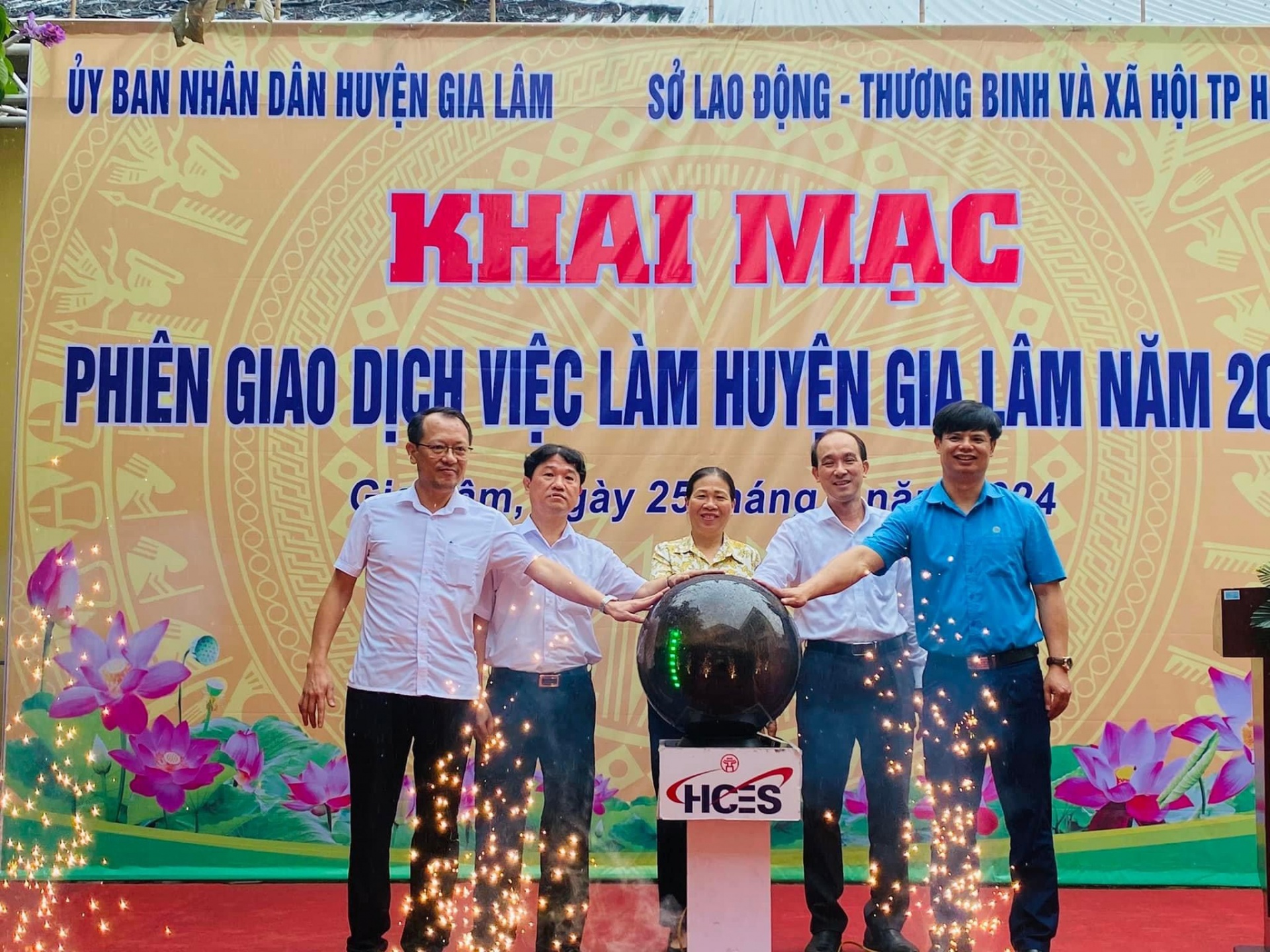 Phiên giao dịch việc làm lưu động huyện Gia Lâm: 30 đơn vị tuyển dụng 1.644 chỉ tiêu