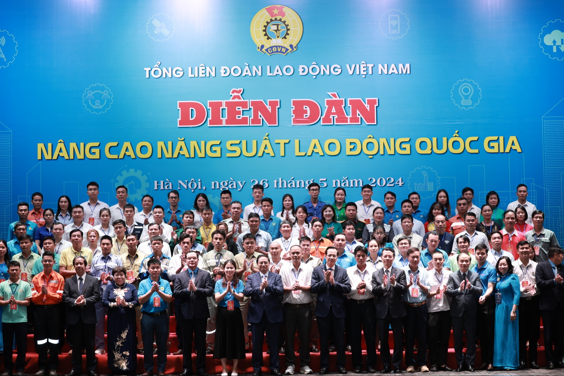 Thủ tướng đề nghị “đẩy mạnh, tiên phong, bứt phá” để tăng năng suất lao động
