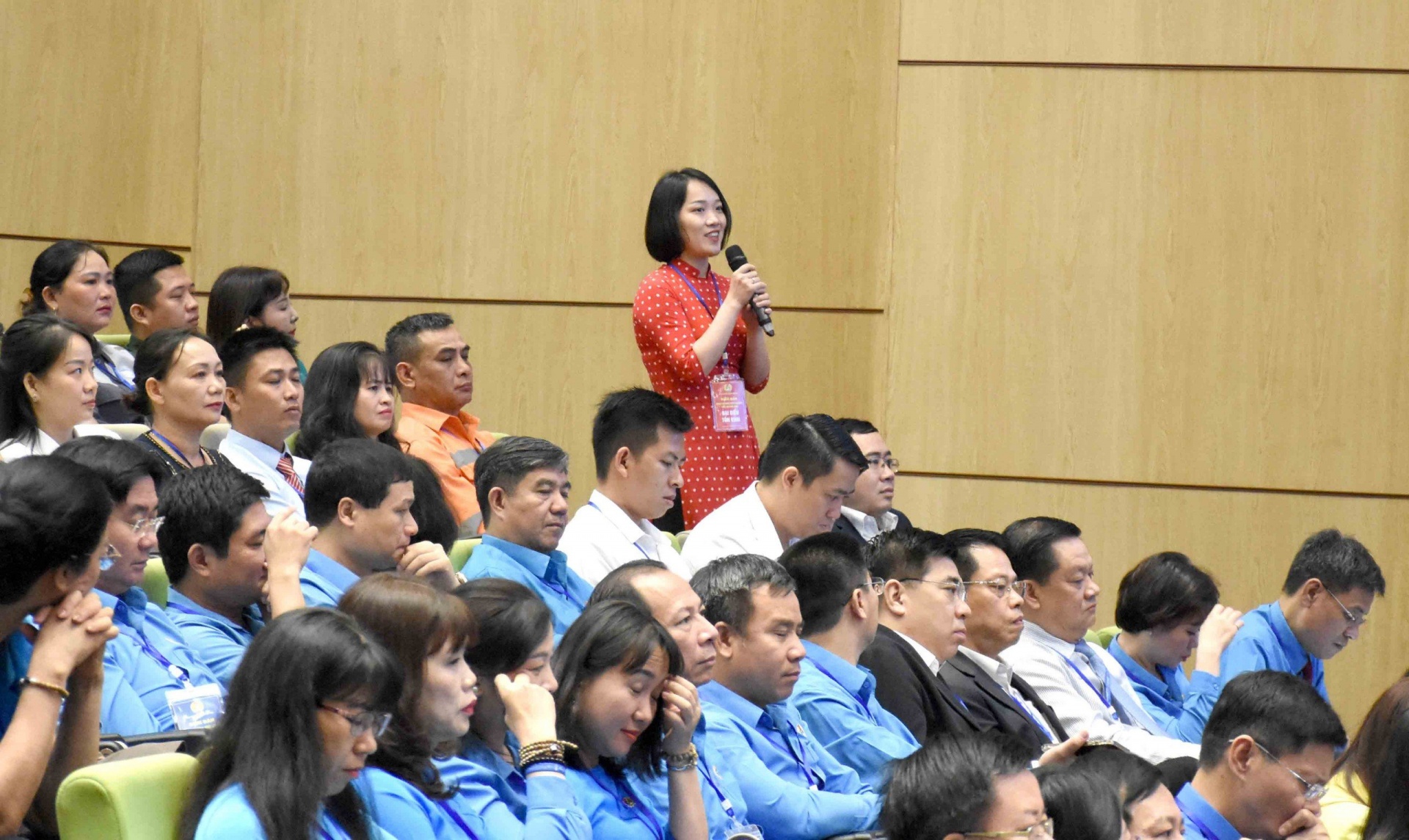 Người lao động không thể ở mãi với công ty khi lương thấp Người lao động không thể ở mãi với công ty khi lương thấp