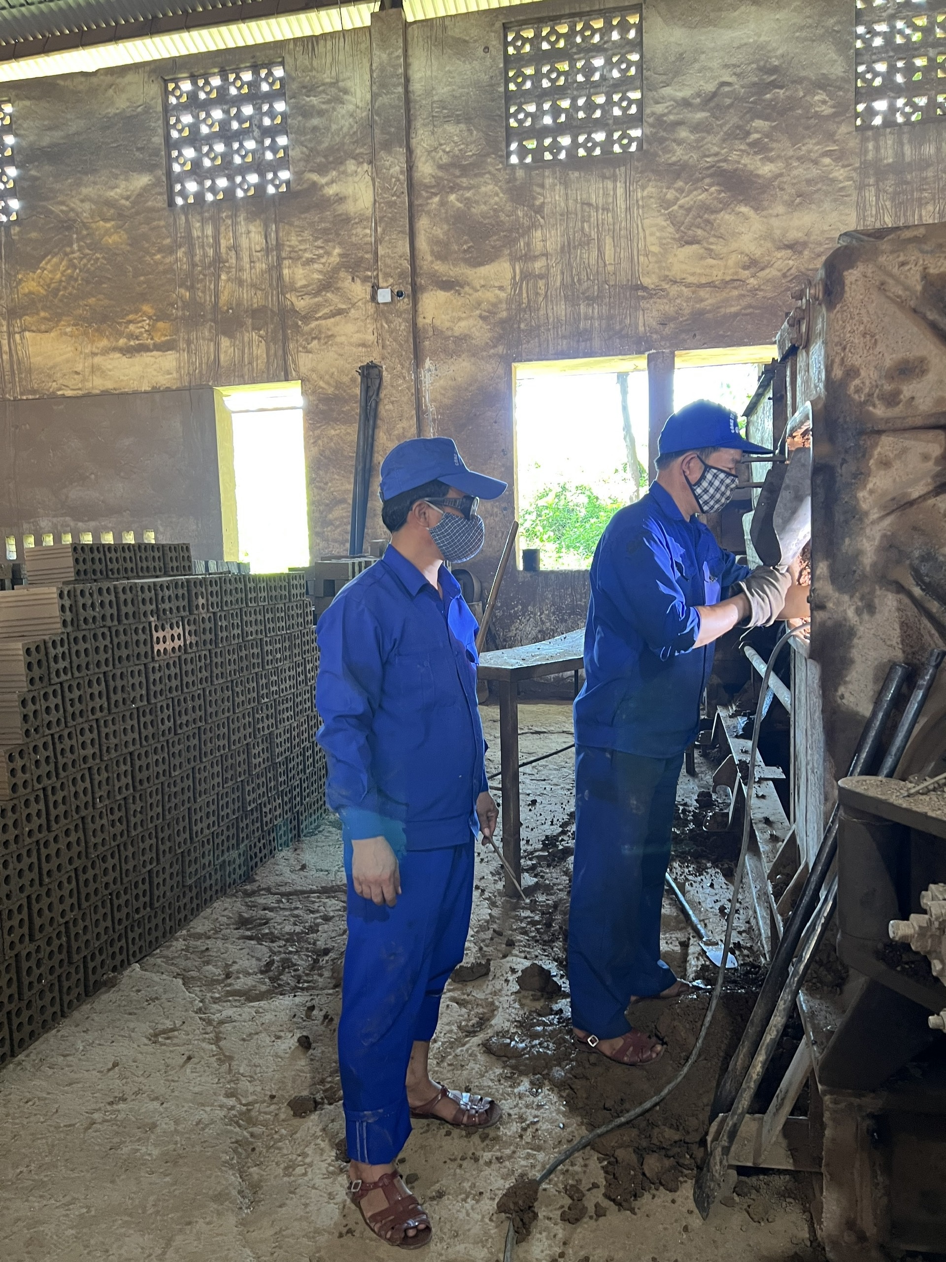 Anh Nguyễn Văn Phương - người tổ trưởng sở hữu nhiều “sáng kiến vàng” Anh Nguyễn Văn Phương - người tổ trưởng sở hữu nhiều “sáng kiến vàng”