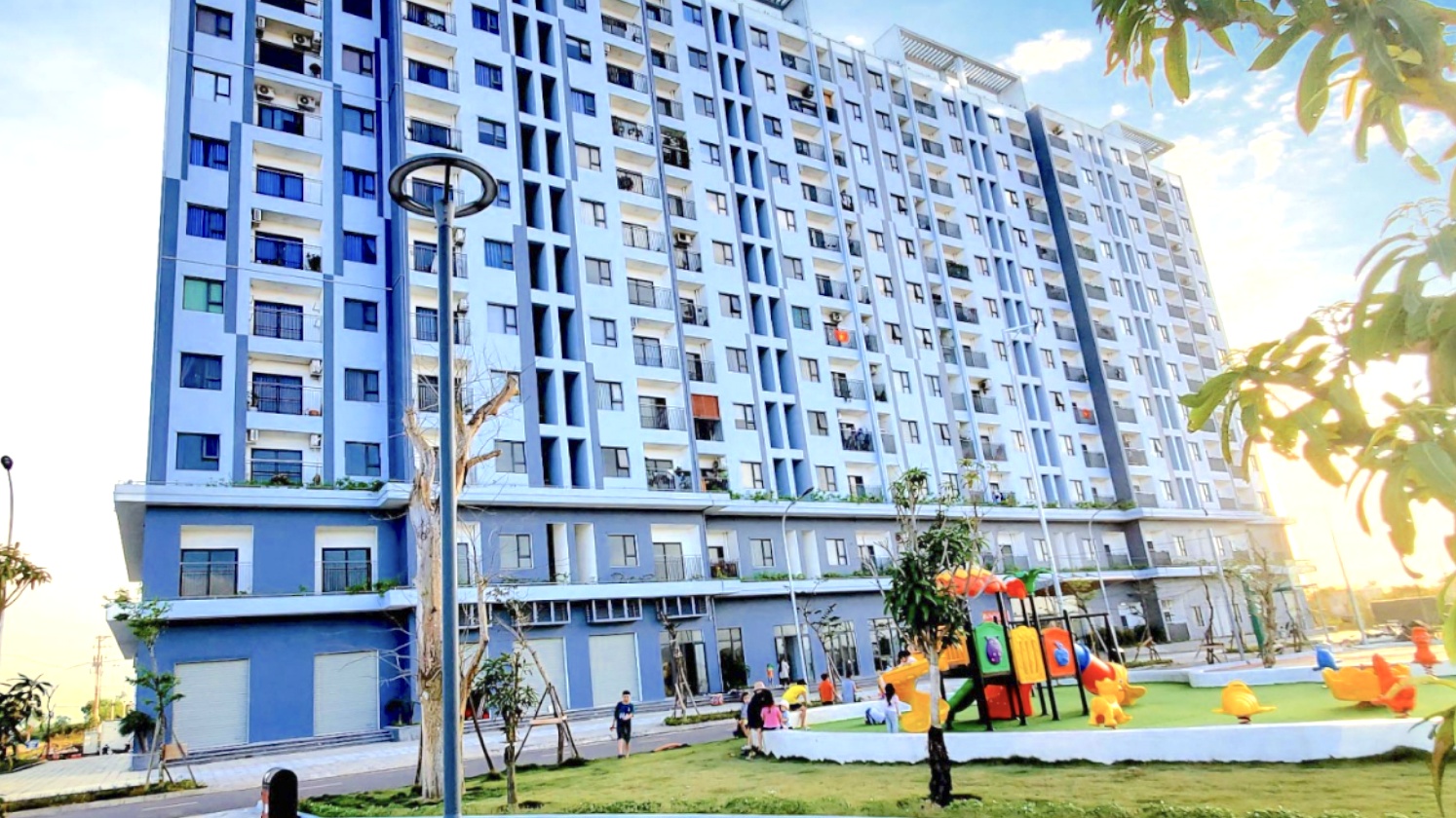 Quảng Ngãi muốn phối hợp công đoàn để xây nhà ở cho công nhân, thiết chế công đoàn