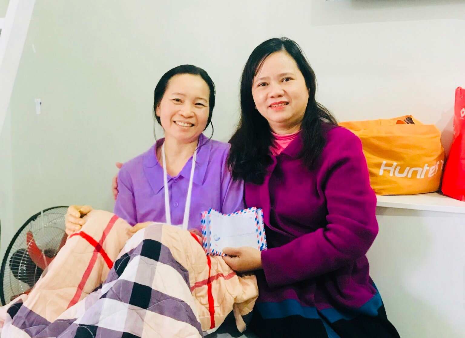 Cô giáo Lê Thị Hoa - chủ tịch công đoàn cơ sở gương mẫu, gần gũi