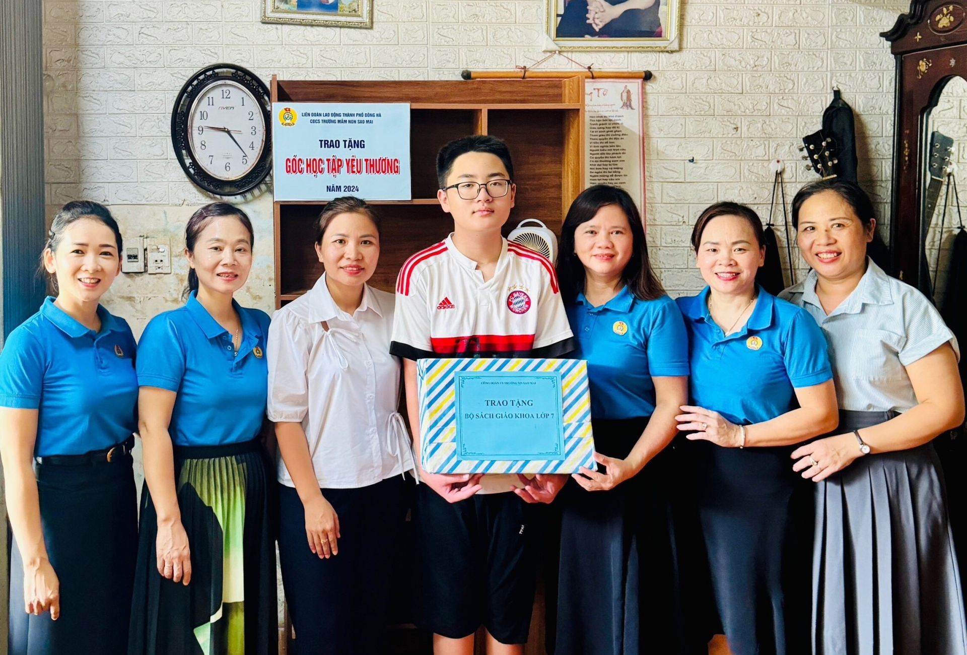 Cô giáo Lê Thị Hoa - chủ tịch công đoàn cơ sở gương mẫu, gần gũi
