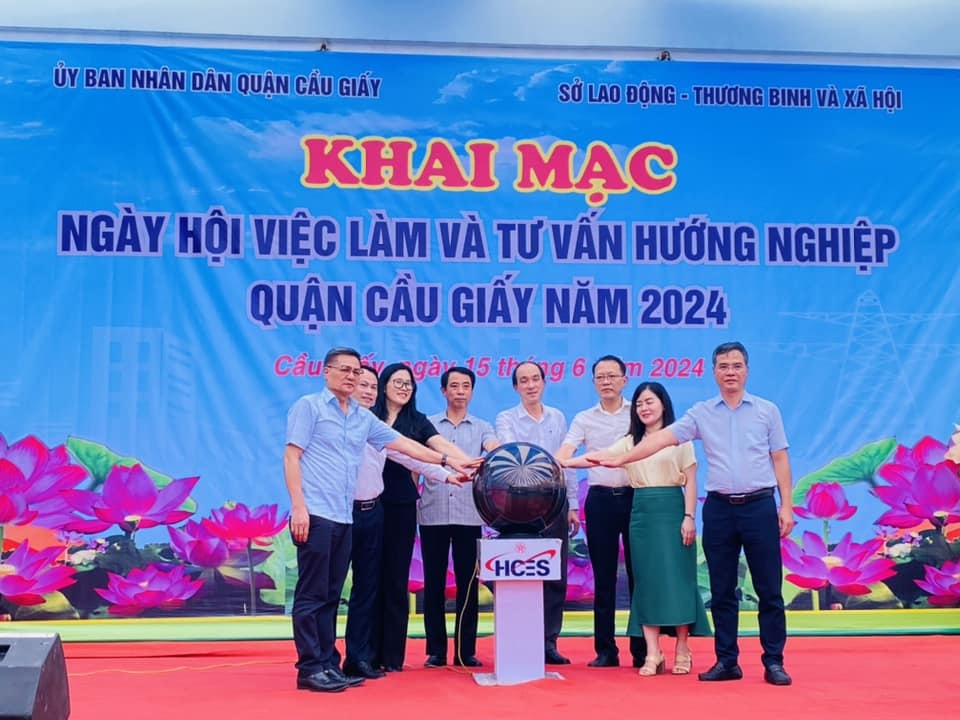 Ngày hội việc làm quận Cầu Giấy: Đa dạng ngành nghề và vị trí tuyển dụng