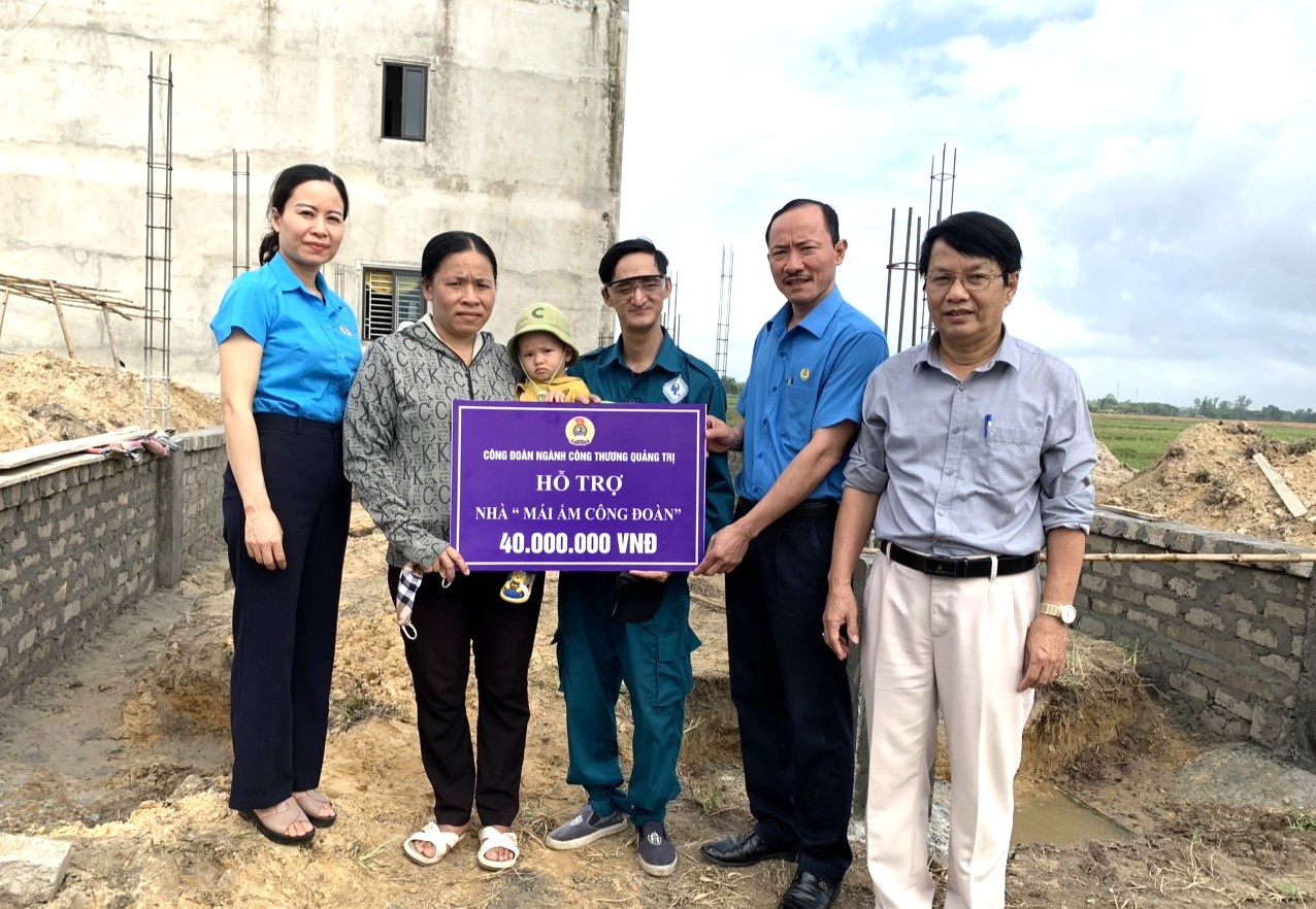 Chị Nguyễn Thị Hiền: Cán bộ công đoàn có tâm với doanh nghiệp và hoạt động công đoàn