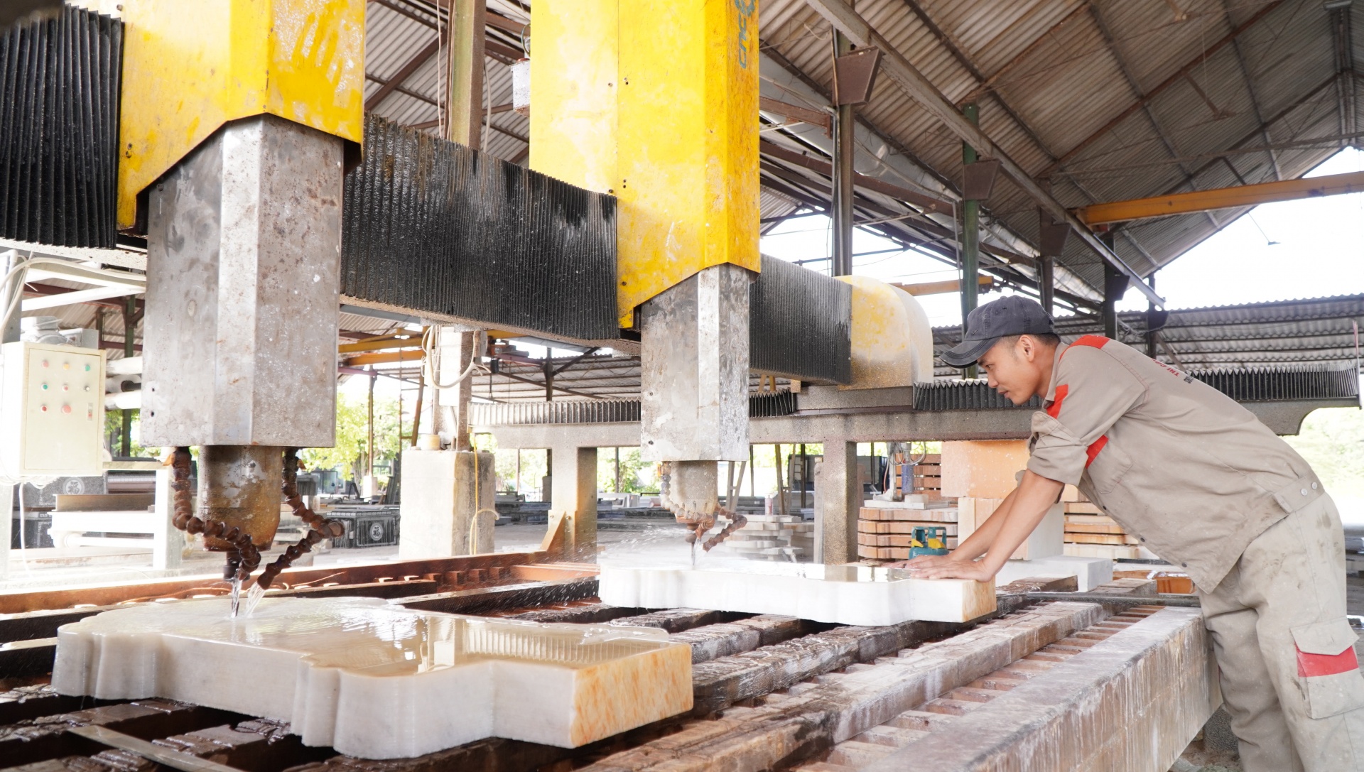 “Điểm tựa” đồng hành cùng sự phát triển của doanh nghiệp ở Cam Lộ “Điểm tựa” đồng hành cùng sự phát triển của doanh nghiệp ở Cam Lộ