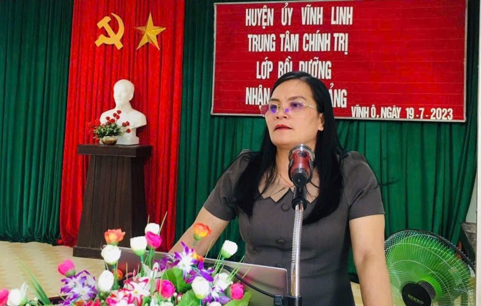 Bông sen hồng đất Vĩnh