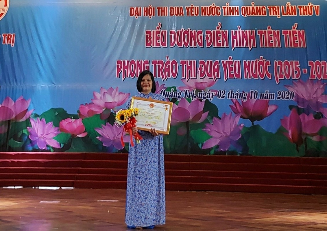 Bông sen hồng đất Vĩnh