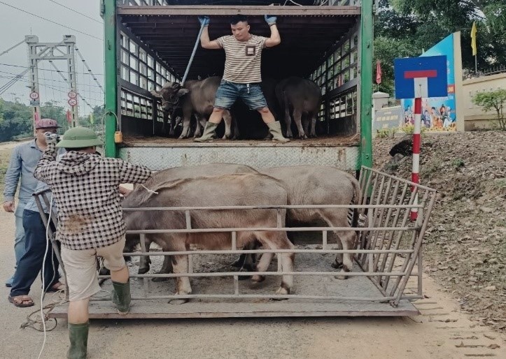 Công đoàn xã Vĩnh Ô giúp gia đình dân tộc thiểu số thoát nghèo
