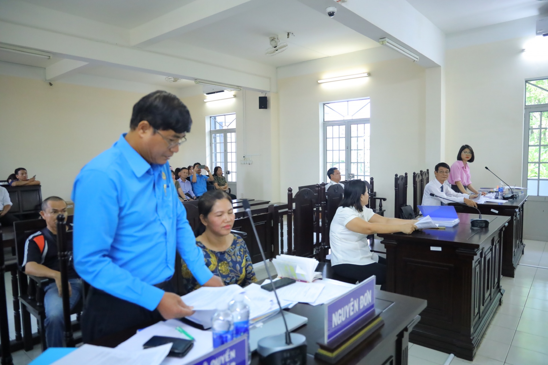 Vụ người lao động thắng kiện hơn 725 triệu: Vì sao Tòa phúc thẩm tạm ngừng? Vụ người lao động thắng kiện hơn 725 triệu: Vì sao Tòa phúc thẩm tạm ngừng?