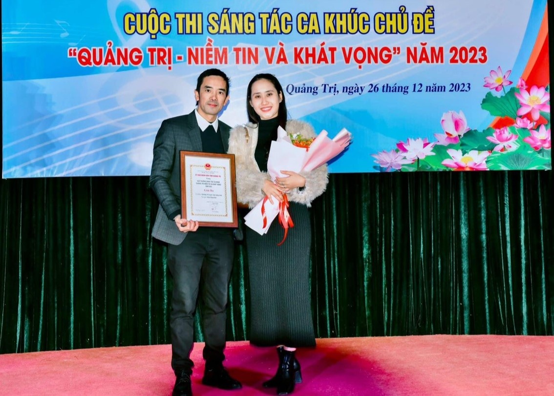 Ngân lên những nốt nhạc từ một trái tim nhiệt huyết và đam mê Ngân lên những nốt nhạc từ một trái tim nhiệt huyết và đam mê