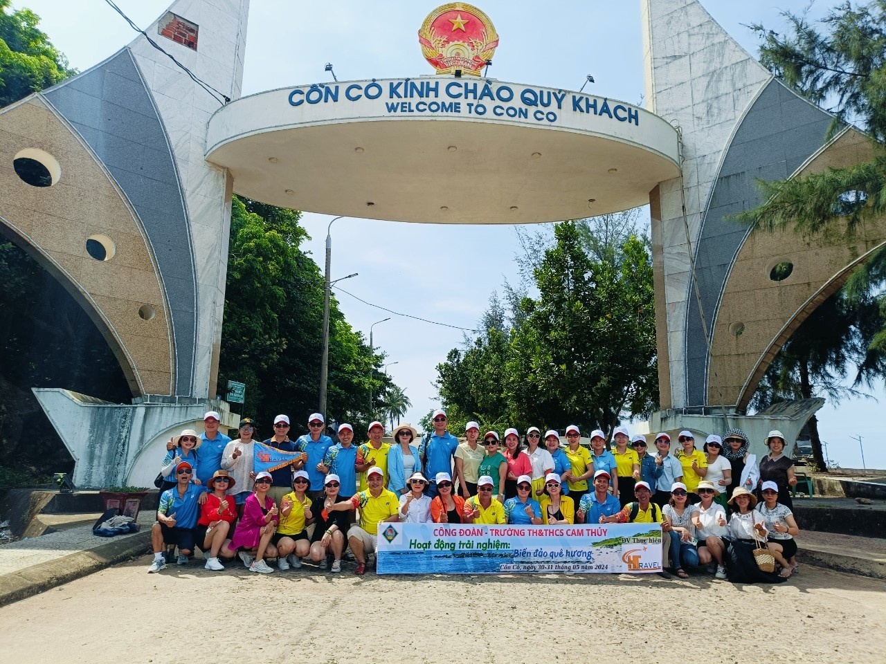 Tấm gương người thầy giáo tận tụy, cán bộ công đoàn mẫu mực