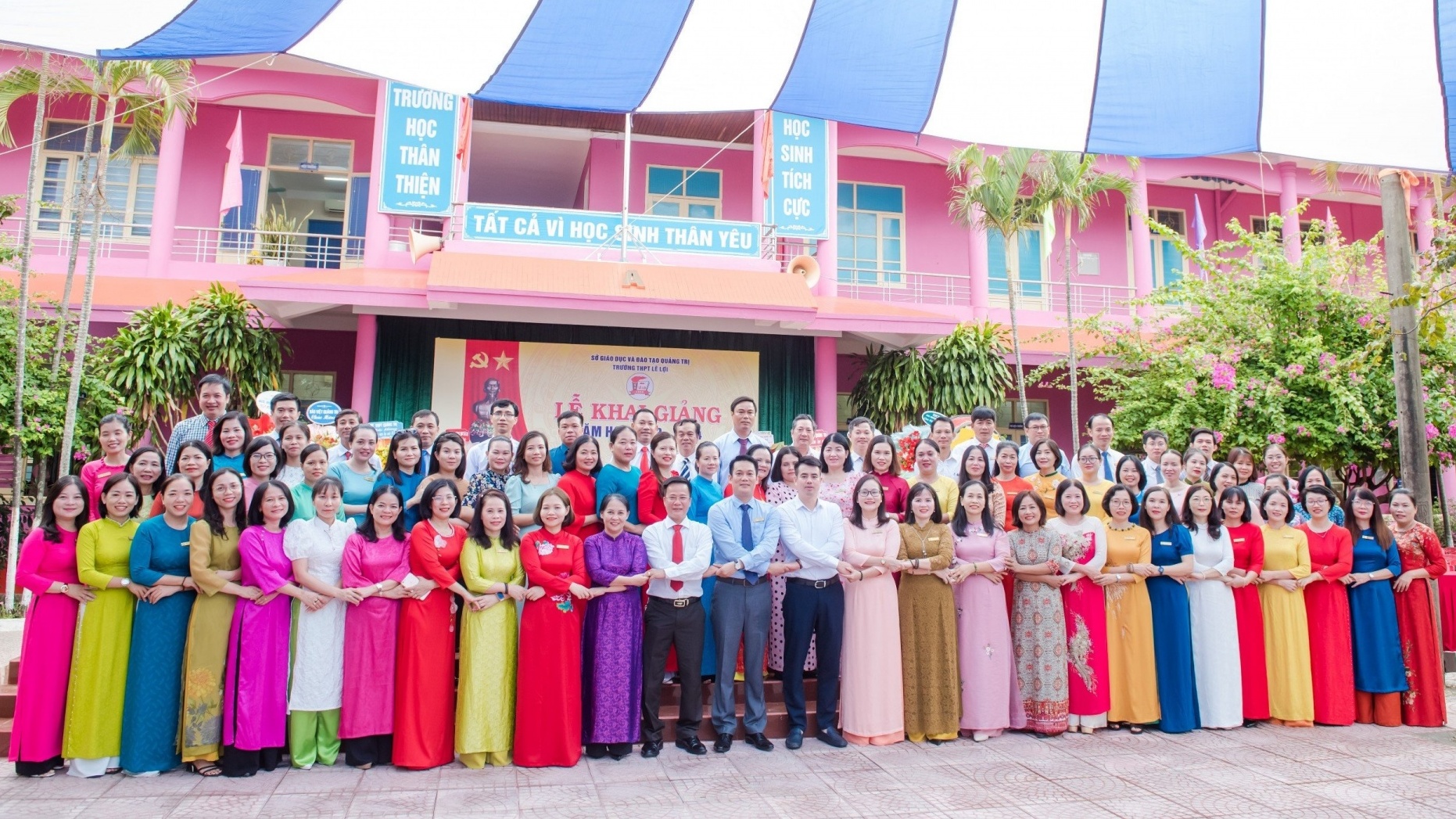 Trường THPT Lê Lợi - đoàn kết, đổi mới, sáng tạo và không ngừng nỗ lực vươn lên