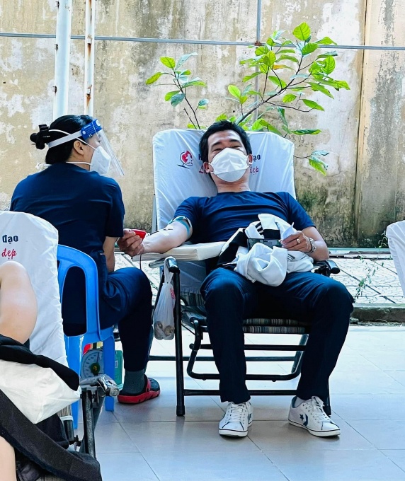 Người thầy giáo truyền lửa yêu thương