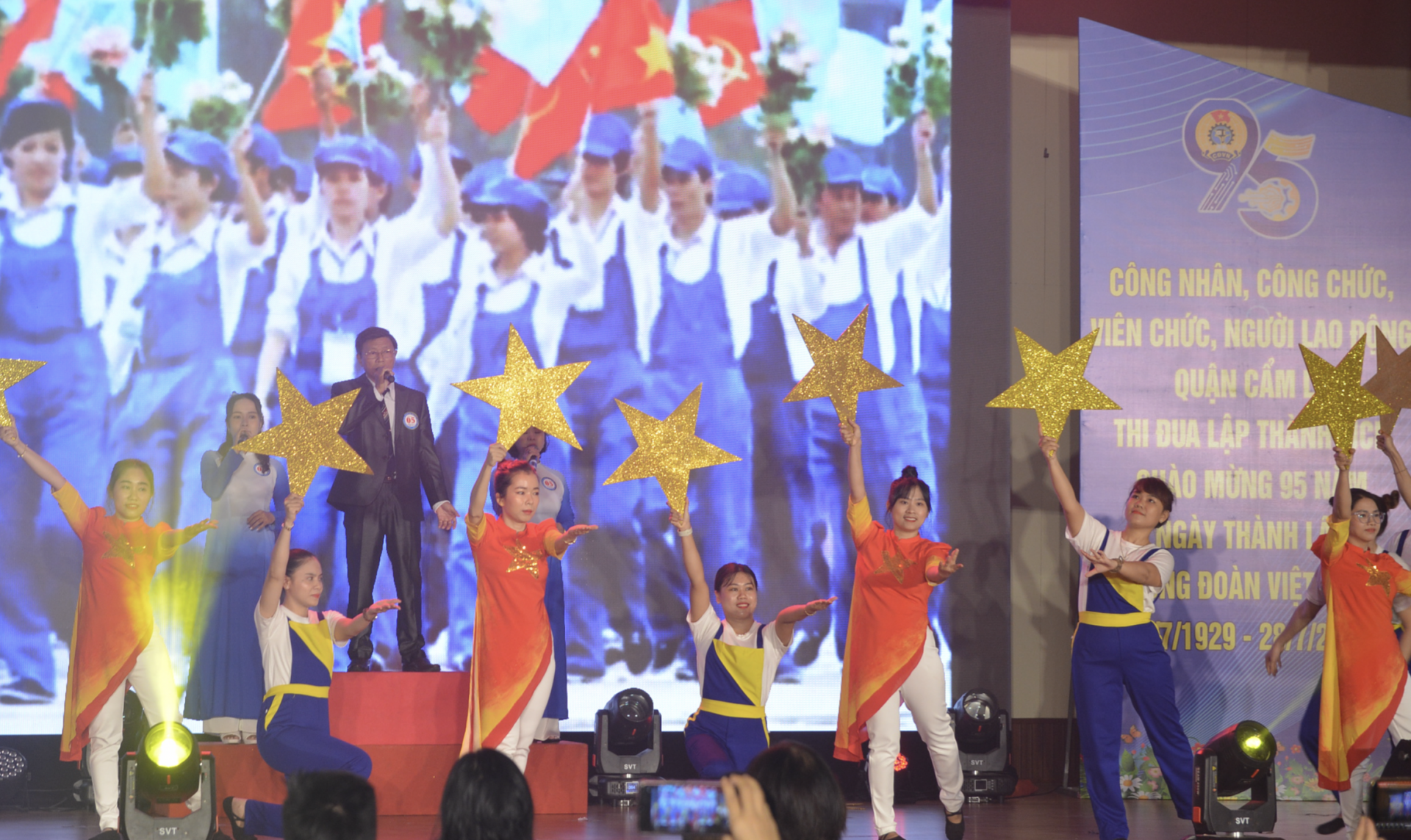 Liên hoan “Giọng hát hay - Đôi nhảy đẹp" tại Đà Nẵng: Niềm vui gắn kết Liên hoan “Giọng hát hay - Đôi nhảy đẹp" tại Đà Nẵng: Niềm vui gắn kết