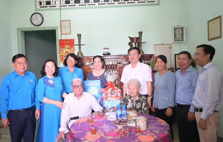 Long An: Tuyên dương 300 công nhân lao động giỏi trong mọi lĩnh vực