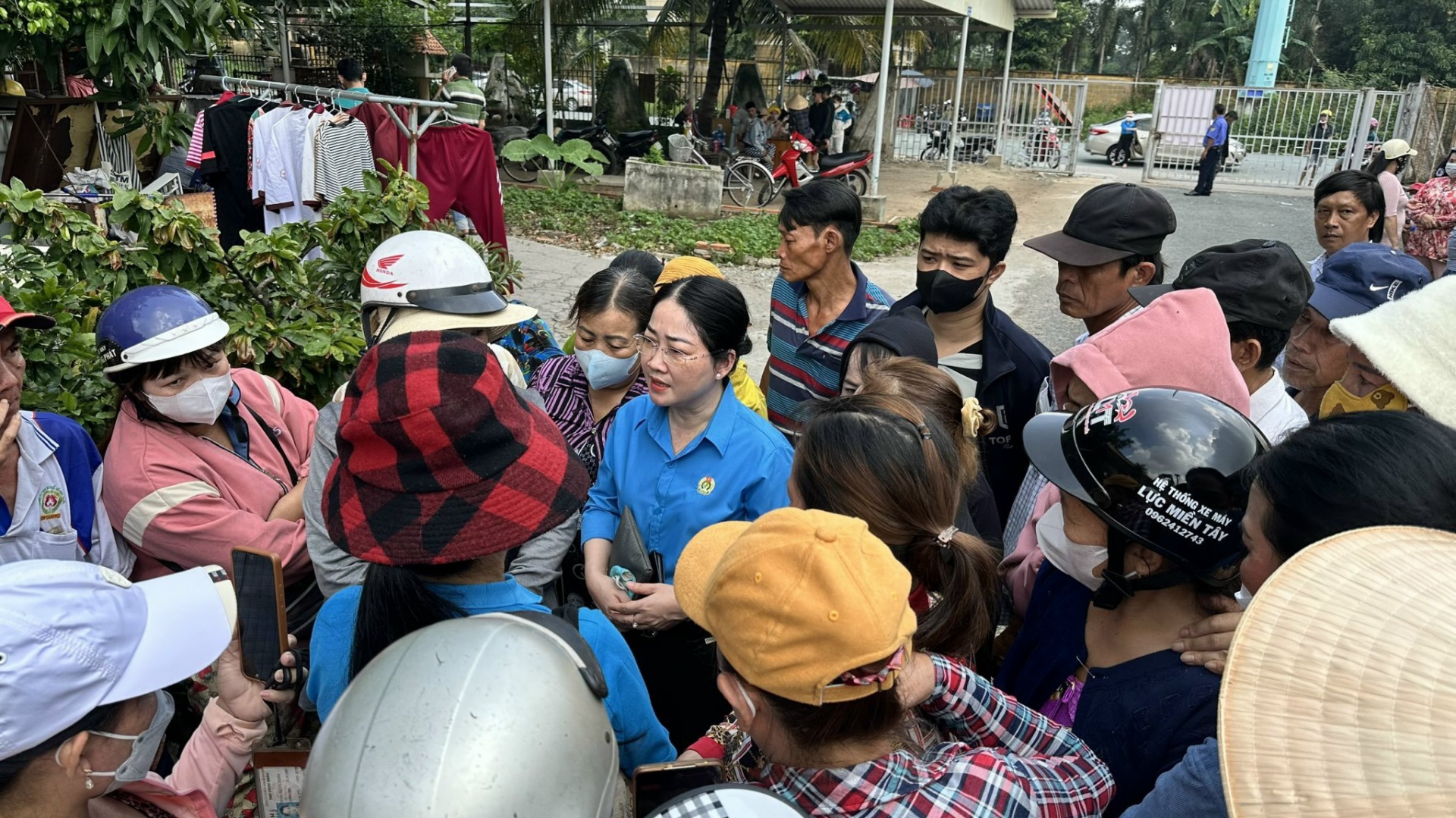 Công đoàn Bình Dương gấp rút hỗ trợ cho người lao động gặp khó khăn do bị nợ lương
