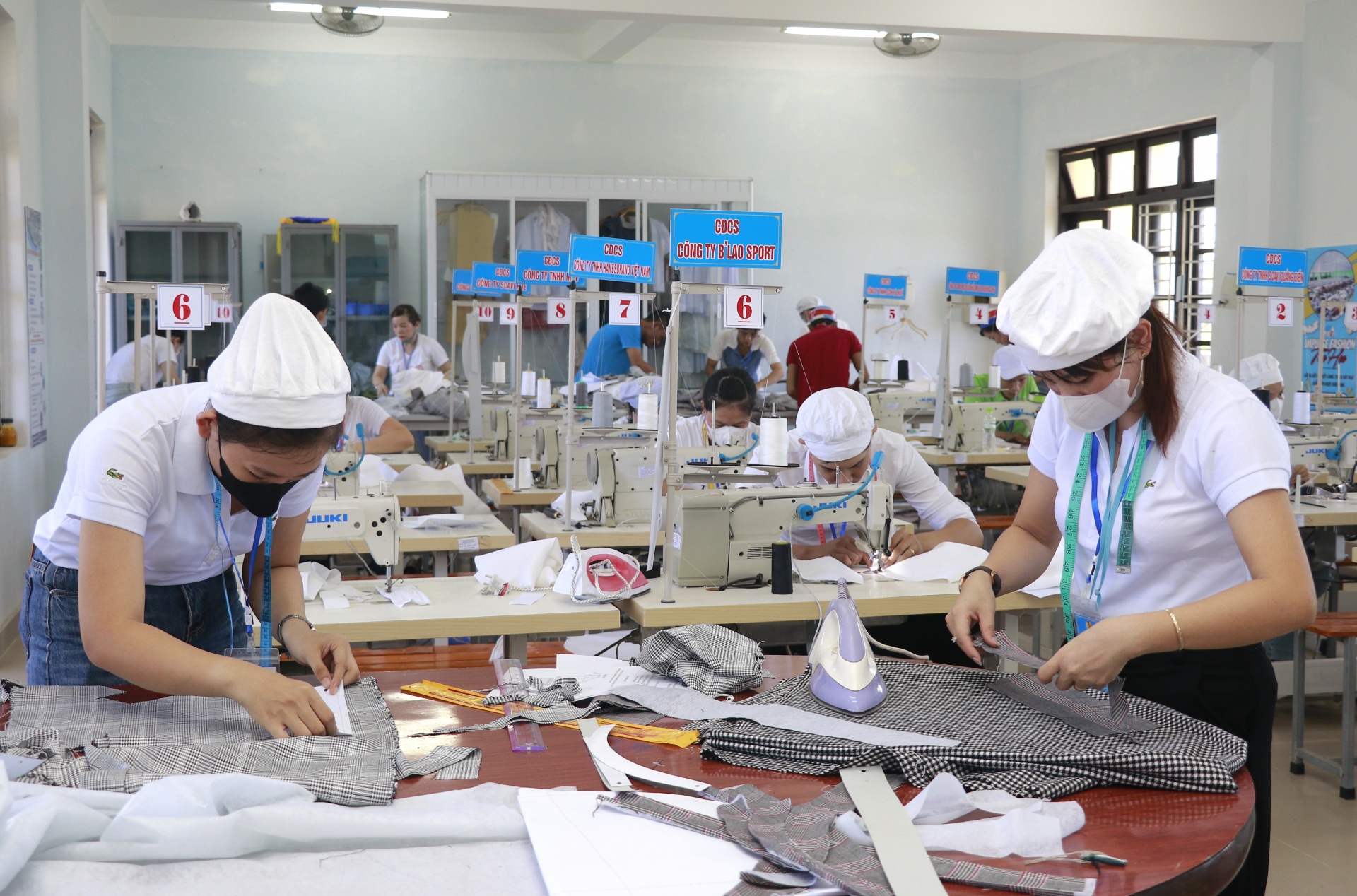 Huế lần đầu tiên tổ chức hội thi “Thợ giỏi ngành May”: Phát huy khả năng sáng tạo người thợ Huế lần đầu tiên tổ chức hội thi “Thợ giỏi ngành May”: Phát huy khả năng sáng tạo người thợ