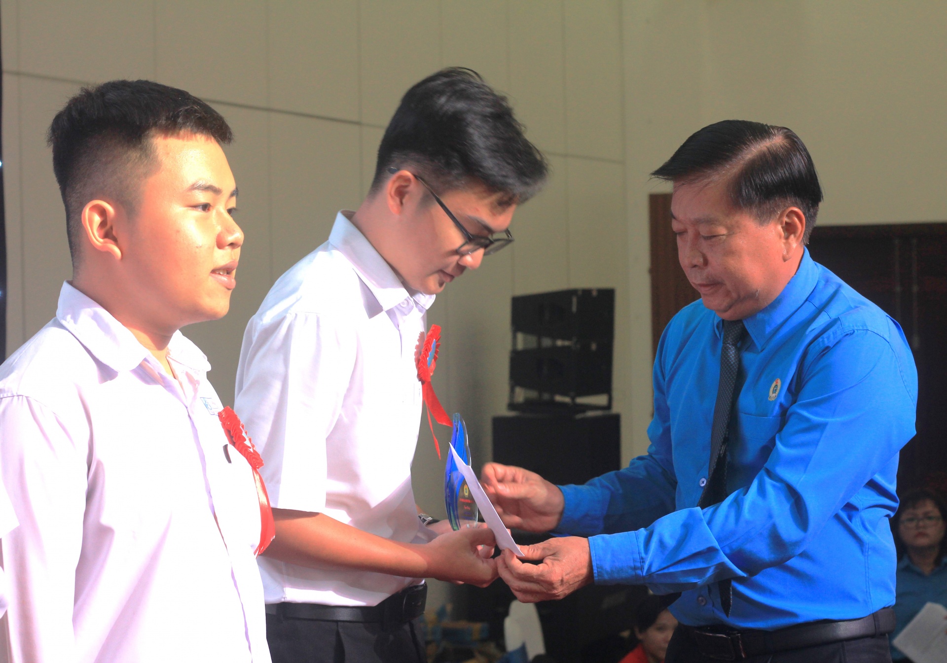 Long An: Trao học bổng cho 229 học sinh con đoàn viên, NLĐ vượt khó học giỏi