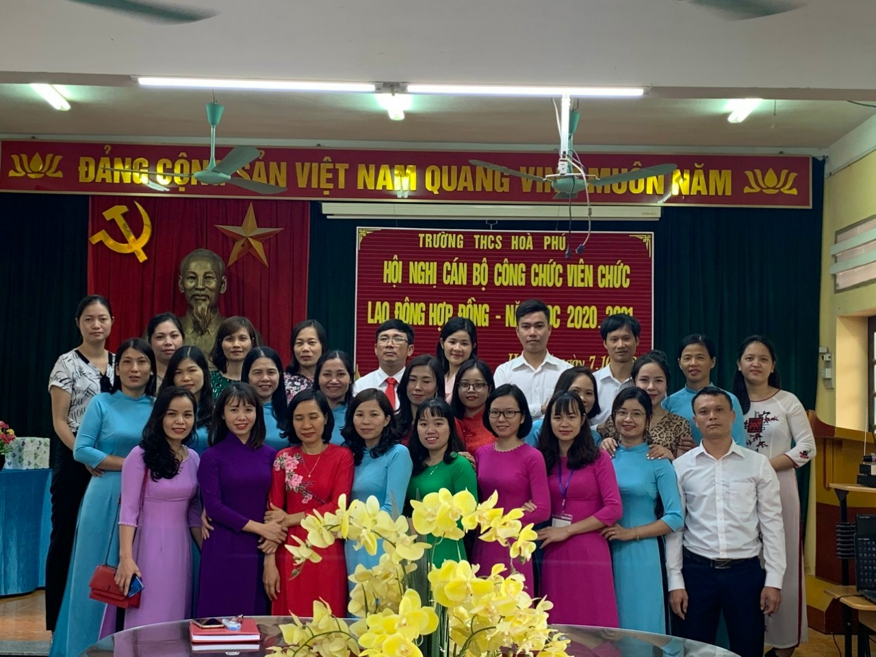 Hạnh phúc dưới mái ấm Công đoàn Trường THCS Hòa Phú Hạnh phúc dưới mái ấm Công đoàn Trường THCS Hòa Phú