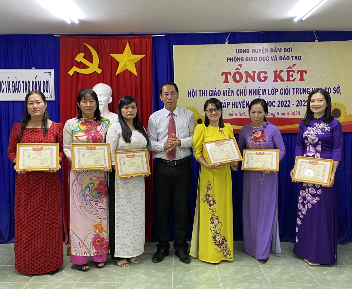 Công đoàn Trường THCS Dương Thị Cẩm Vân thắp sáng niềm đam mê nghề giáo trong tôi