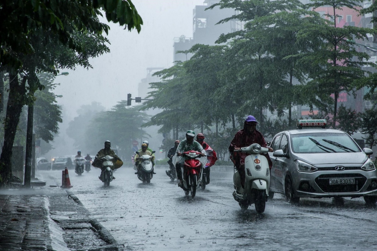 “Siêu bão” sắp đổ bộ, người lao động lo lắng, chuẩn bị phương án “phòng hơn chống” “Siêu bão” sắp đổ bộ, người lao động lo lắng, chuẩn bị phương án “phòng hơn chống”