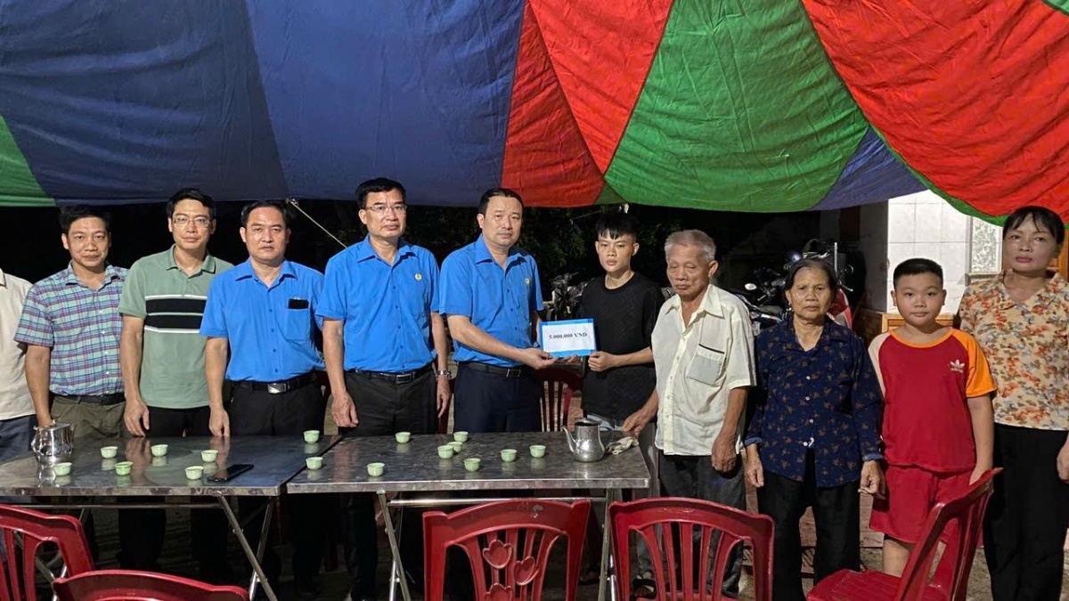 Sau bão Yagi, nhiều nhà xưởng bị nước nhấn chìm, Công đoàn Hải Phòng tập trung hỗ trợ toàn diện