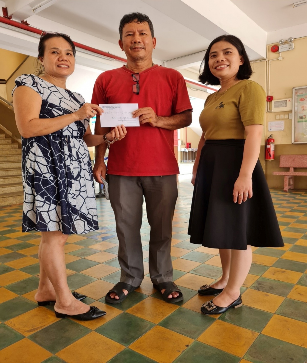 Vòng tay Công đoàn Trường THCS Bình Thọ - Nơi chắp cánh cho những yêu thương Vòng tay Công đoàn Trường THCS Bình Thọ - Nơi chắp cánh cho những yêu thương