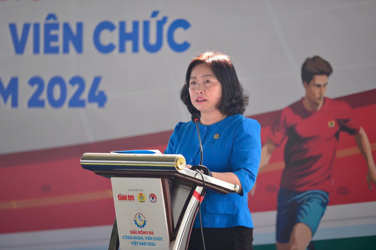 Bình Dương: 12 đội bóng công nhân thuộc khu vực 3 tranh tài sôi nổi