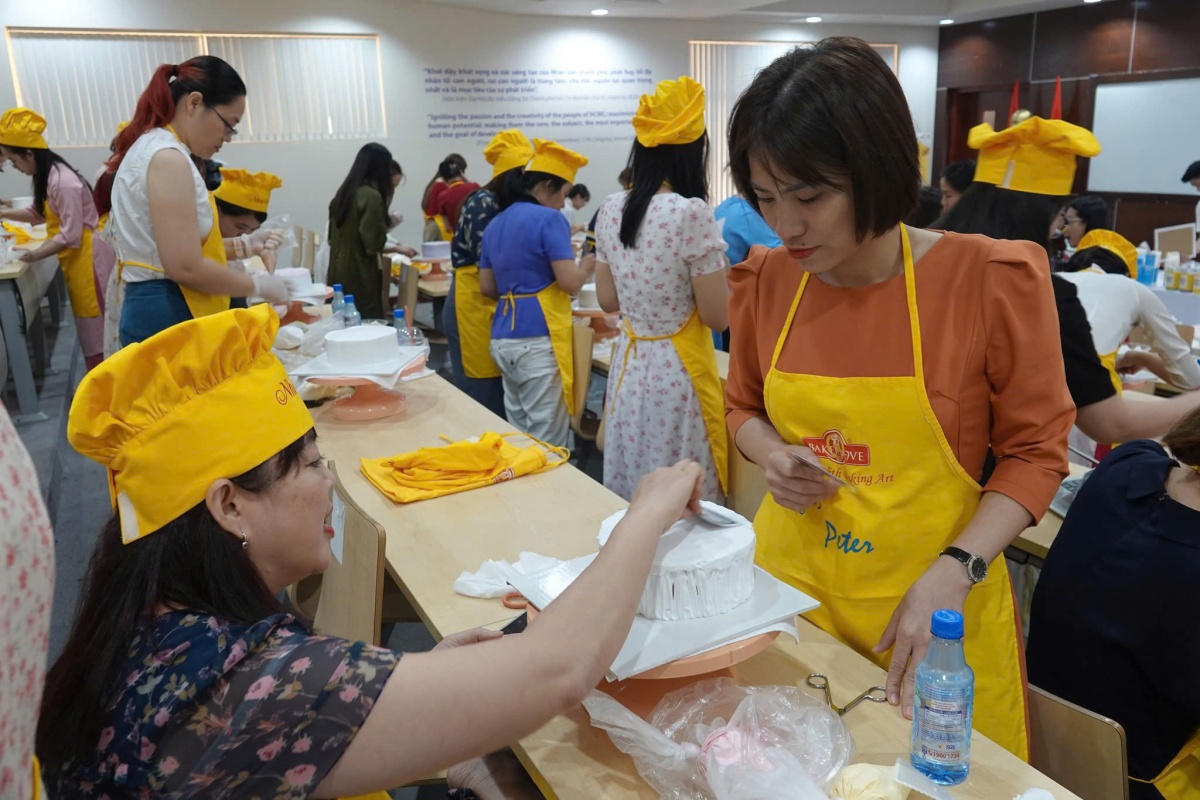 Người nối tiếp truyền thống xây dựng Tổ quốc trong thời kỳ đổi mới Người nối tiếp truyền thống xây dựng Tổ quốc trong thời kỳ đổi mới