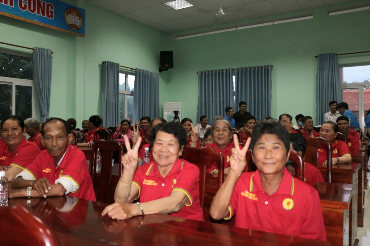 Niềm hạnh phúc trong những nghiệp đoàn vé số đầu tiên