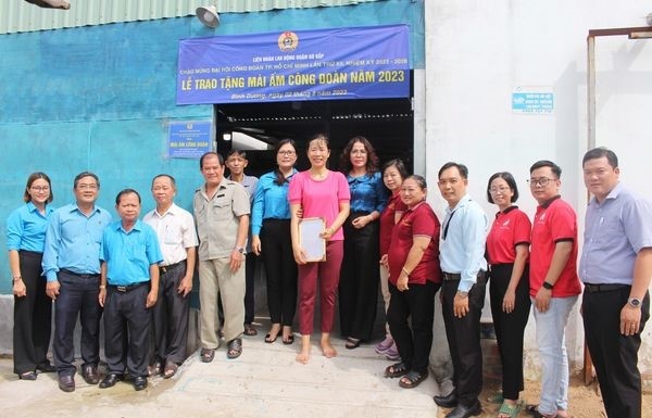 Công đoàn Trường THCS Lý Tự Trọng nỗ lực chăm lo cho đoàn viên nghèo, bệnh tật Công đoàn Trường THCS Lý Tự Trọng nỗ lực chăm lo cho đoàn viên nghèo, bệnh tật