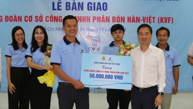 Bàn giao công đoàn cơ sở về Công đoàn Dầu khí Việt Nam