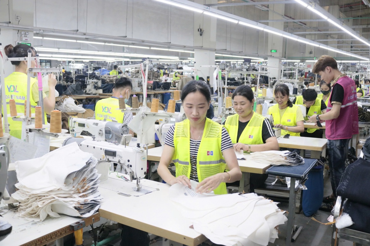 Doanh nghiệp “khát” nhân lực dịp cuối năm, người lao động cố chờ thưởng Tết