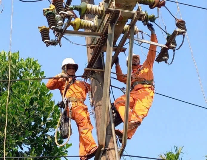 Công nhân kỳ vọng tinh gọn bộ máy sẽ đưa đất nước phát triển giàu mạnh, nâng cao phúc lợi Công nhân kỳ vọng tinh gọn bộ máy sẽ đưa đất nước phát triển giàu mạnh, nâng cao phúc lợi