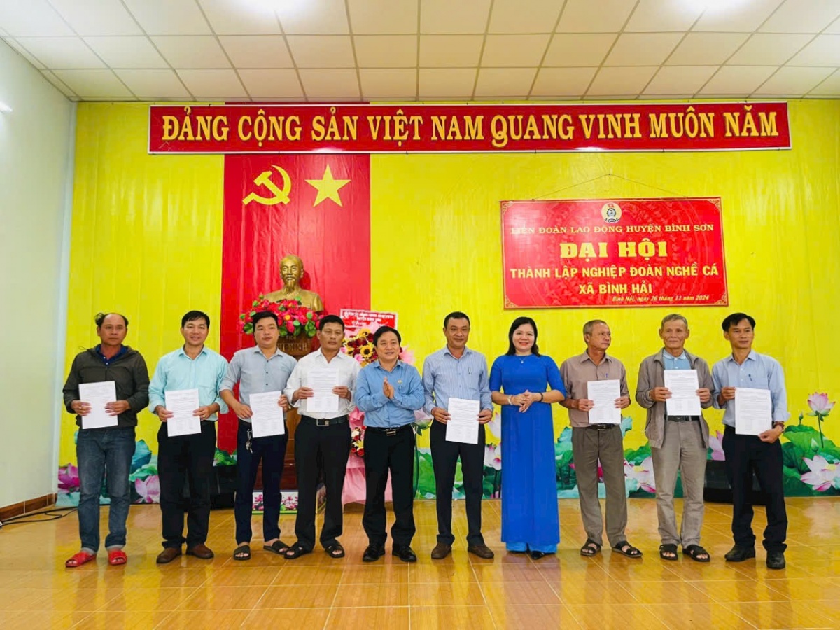 LĐLĐ tỉnh Quảng Ngãi chăm lo tốt, phát triển đoàn viên giỏi