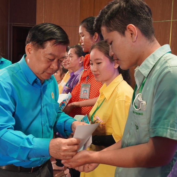 Chuỗi hoạt động chăm lo cho đoàn viên, người lao động tại Long An