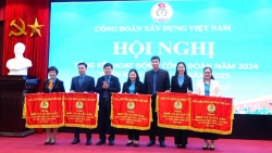 Tăng cường vai trò đại diện, đồng hành cùng người lao động vượt khó