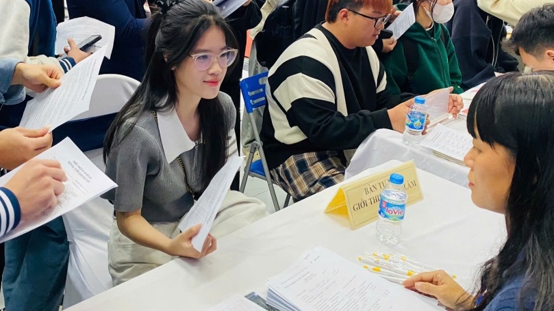 MC robot "gây sốt" tại Festival tuyển dụng: Dấu ấn công nghệ trong thị trường lao động hiện đại